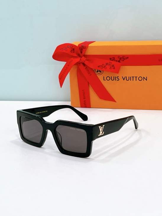 Picture of Louis Vuitton Sunglasses _SKUfw76147972fw